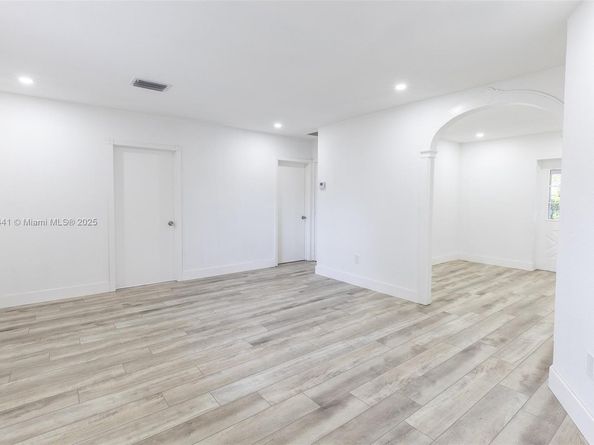 6440 SW 20th St, Miramar FL 33023