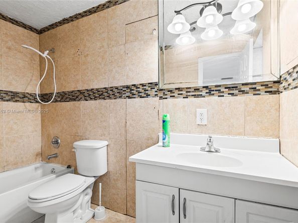 2601 NW 22nd St, Fort Lauderdale FL 33311