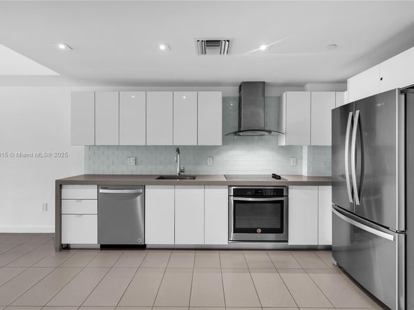 1600 NE 1st Ave 1402, Miami FL 33132