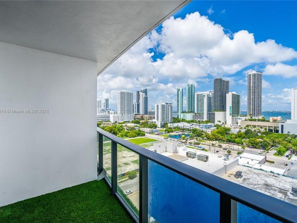 1600 NE 1st Ave 1402, Miami FL 33132