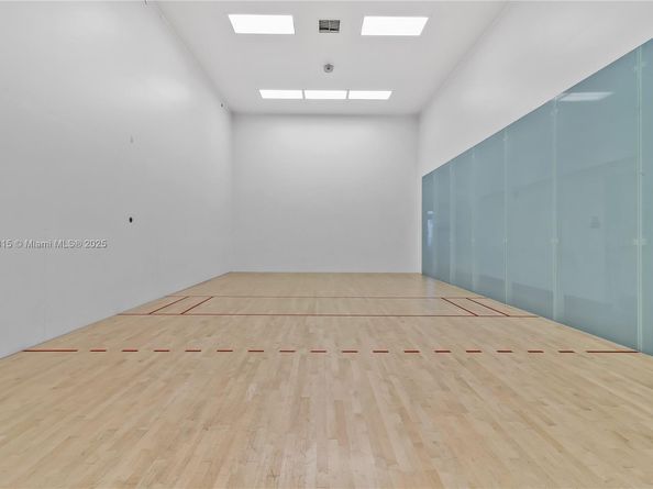 1600 NE 1st Ave 1402, Miami FL 33132