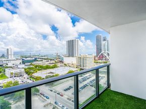 1600 NE 1st Ave 1402, Miami FL 33132