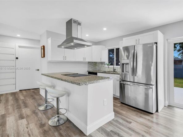 330 N 70th Ave, Hollywood FL 33024