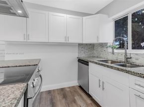 330 N 70th Ave, Hollywood FL 33024