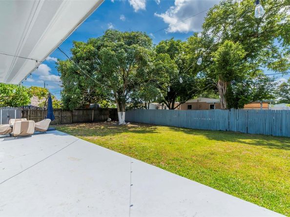 330 N 70th Ave, Hollywood FL 33024