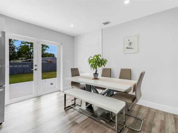 330 N 70th Ave, Hollywood FL 33024