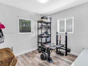 330 N 70th Ave, Hollywood FL 33024