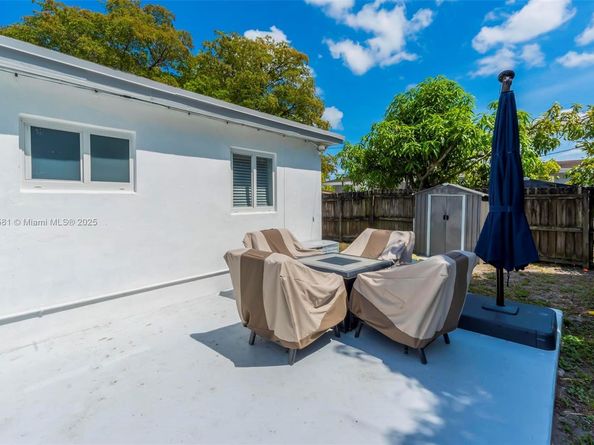 330 N 70th Ave, Hollywood FL 33024