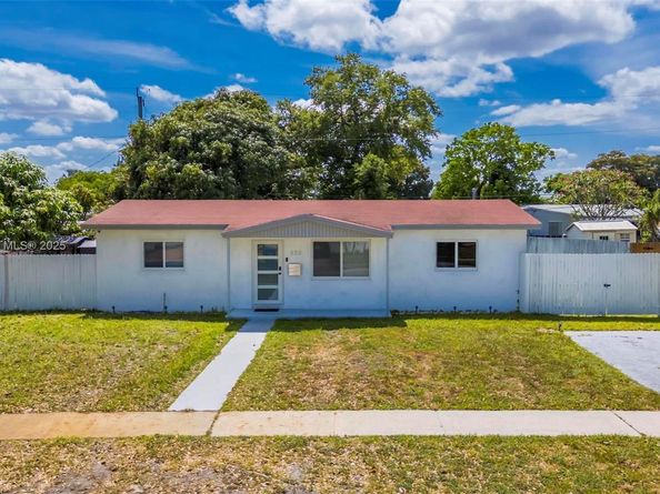 330 N 70th Ave, Hollywood FL 33024