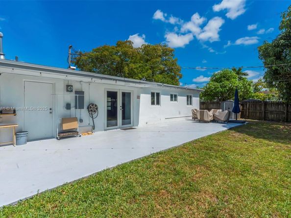 330 N 70th Ave, Hollywood FL 33024