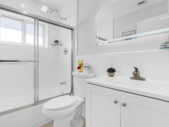 330 N 70th Ave, Hollywood FL 33024