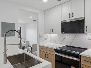 6595 SW 31st St, Miami FL 33155