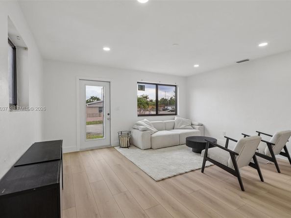6595 SW 31st St, Miami FL 33155