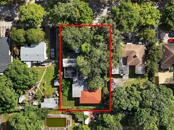1045 NW 52nd St, Miami FL 33127