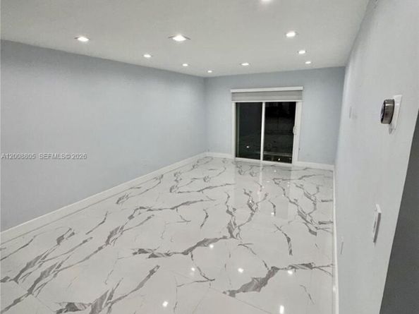 1100 W 35th St 4, Hialeah FL 33012