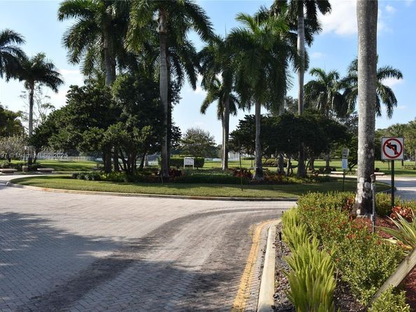 13833 NW 22nd St, Sunrise FL 33323