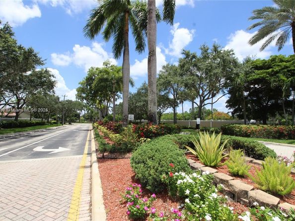 13833 NW 22nd St, Sunrise FL 33323
