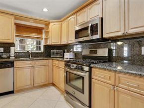 13833 NW 22nd St, Sunrise FL 33323