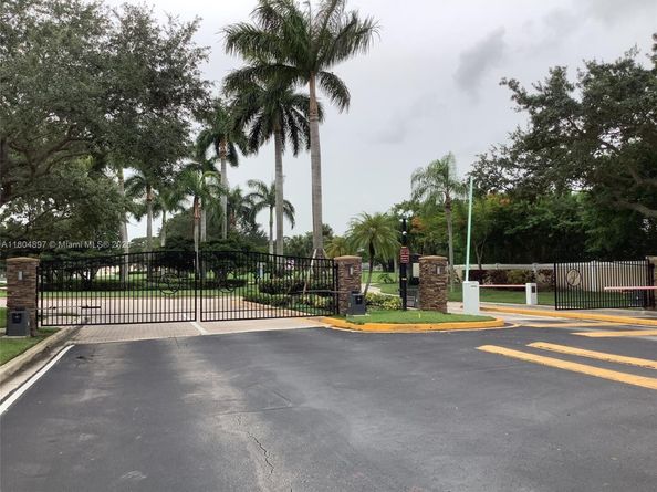 13833 NW 22nd St, Sunrise FL 33323