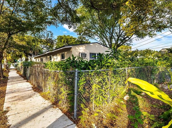 1956 Madison St, Hollywood FL 33020