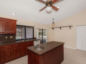 880 NW 110th Ave, Coral Springs FL 33071