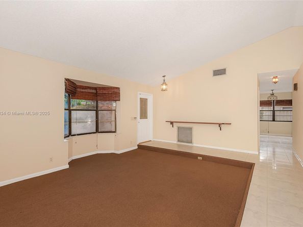 880 NW 110th Ave, Coral Springs FL 33071