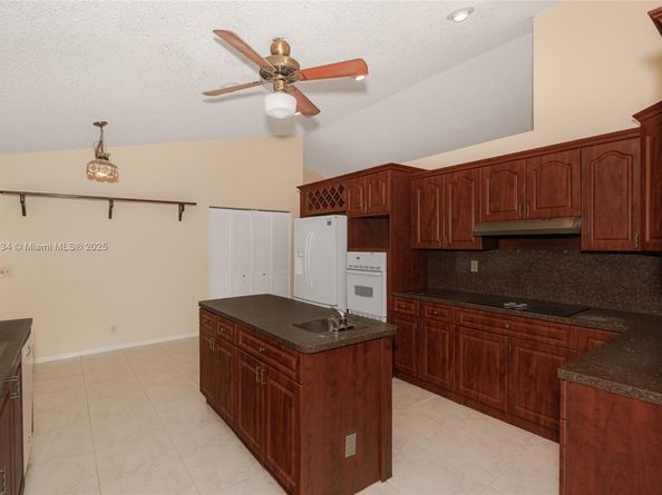 880 NW 110th Ave, Coral Springs FL 33071