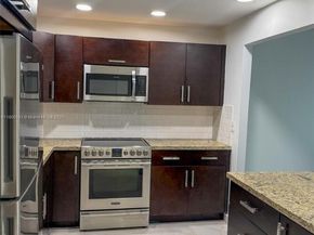7051 Environ Blvd 431, Lauderhill FL 33319