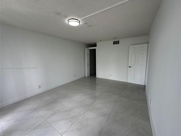 7051 Environ Blvd 431, Lauderhill FL 33319