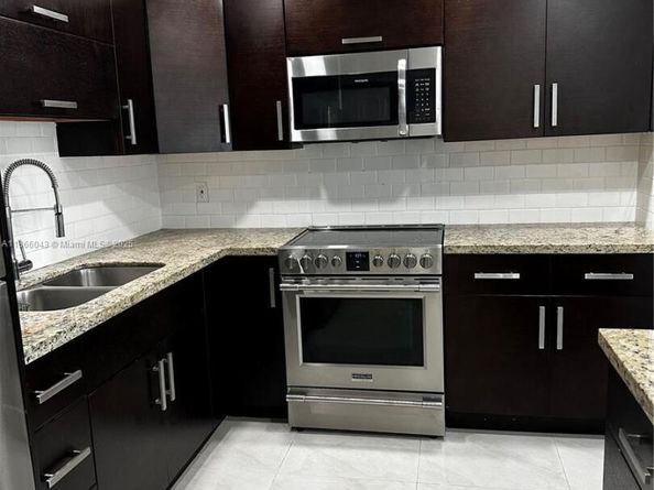 7051 Environ Blvd 431, Lauderhill FL 33319