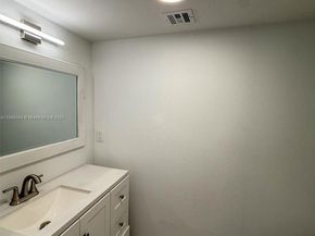 7051 Environ Blvd 431, Lauderhill FL 33319