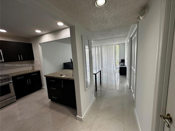 7051 Environ Blvd 431, Lauderhill FL 33319