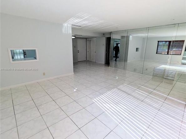 14901 SW 4th St 9A, Pembroke Pines FL 33027