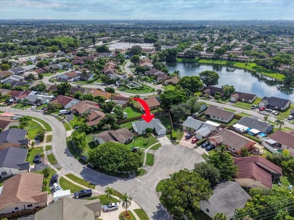 4916 NW 92nd Ave, Sunrise FL 33351