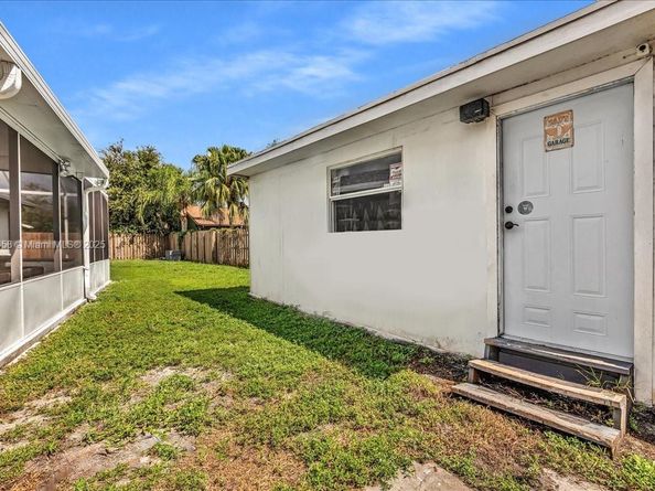 4916 NW 92nd Ave, Sunrise FL 33351