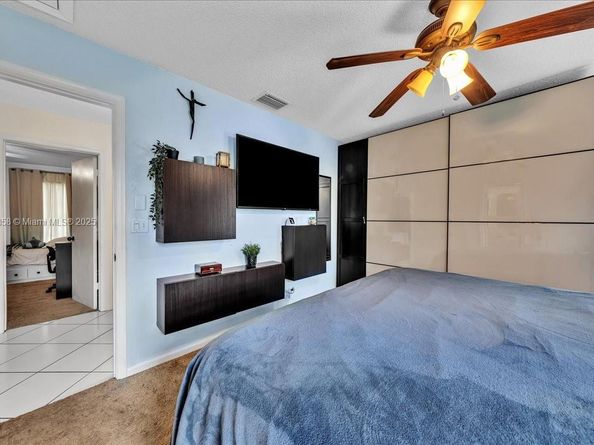 4916 NW 92nd Ave, Sunrise FL 33351