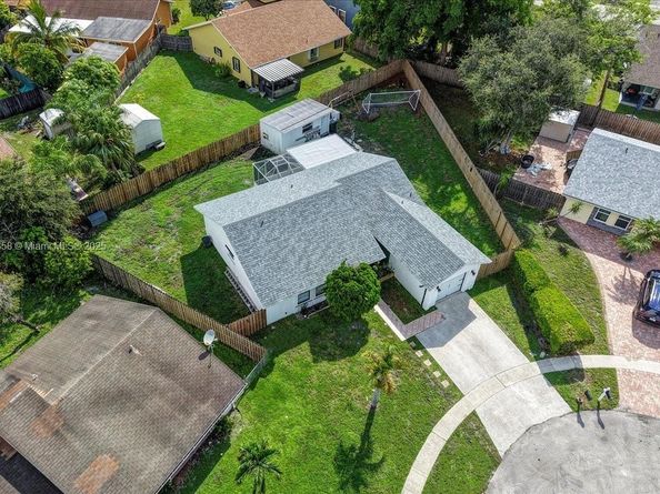 4916 NW 92nd Ave, Sunrise FL 33351