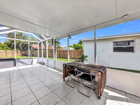 4916 NW 92nd Ave, Sunrise FL 33351