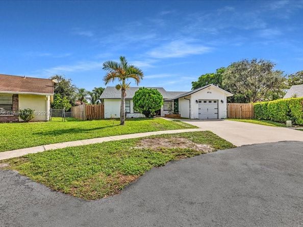 4916 NW 92nd Ave, Sunrise FL 33351