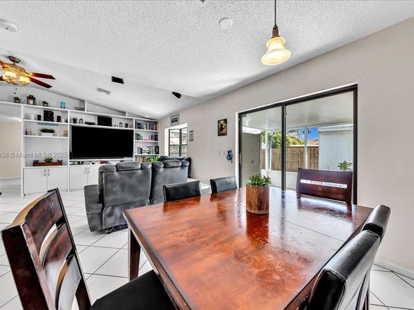 4916 NW 92nd Ave, Sunrise FL 33351