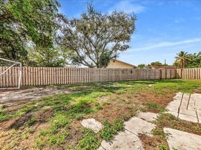 4916 NW 92nd Ave, Sunrise FL 33351