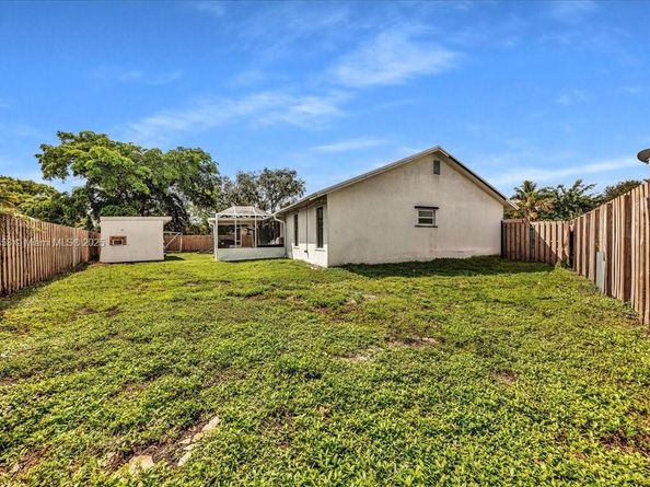 4916 NW 92nd Ave, Sunrise FL 33351