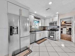 4916 NW 92nd Ave, Sunrise FL 33351