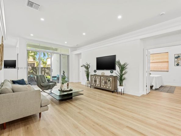 5060 SW 163rd Ave, Miramar FL 33027