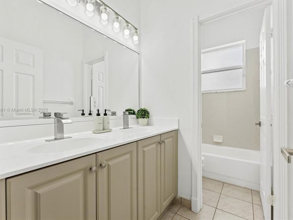 5060 SW 163rd Ave, Miramar FL 33027