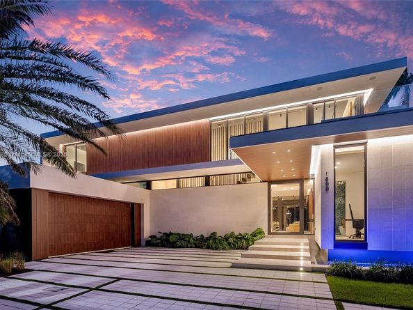 1800 W 27th St, Miami Beach FL 33140