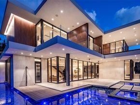 1800 W 27th St, Miami Beach FL 33140