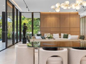 1800 W 27th St, Miami Beach FL 33140