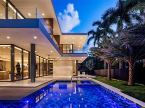 1800 W 27th St, Miami Beach FL 33140