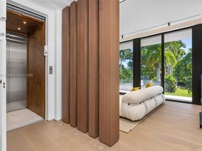 1800 W 27th St, Miami Beach FL 33140